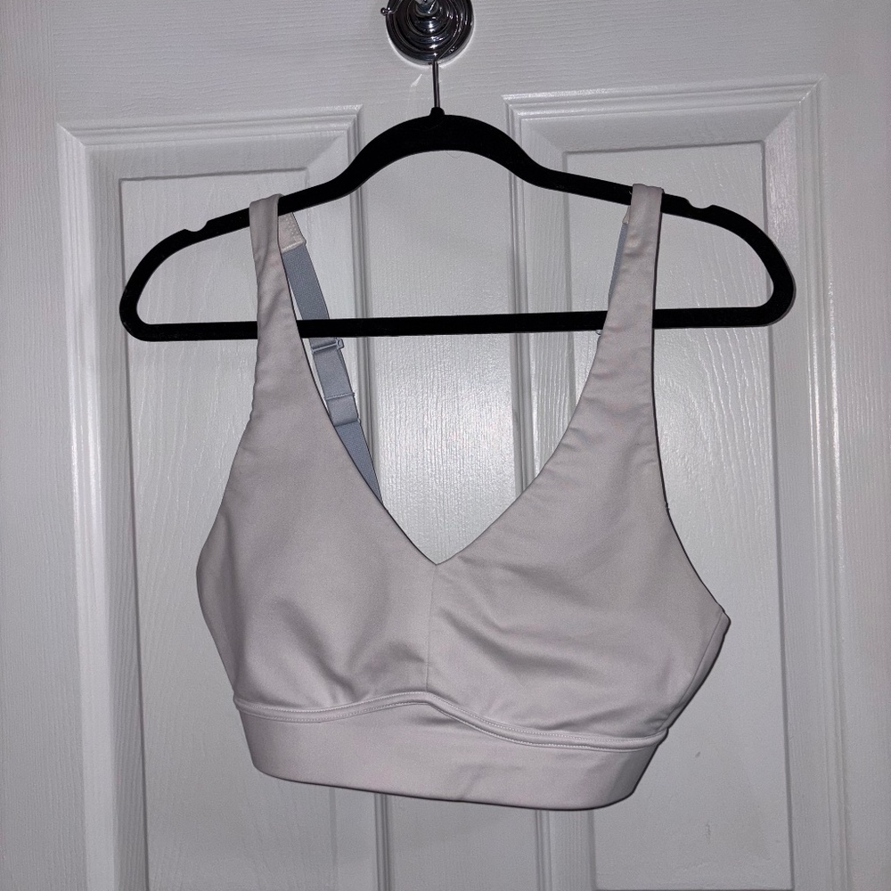 🤍 Fabletics Light Gray Sports Bra | Size S